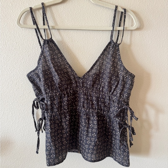 NWT! FAHERTY Sunbeam Top - Luna Mixed Print
SZ medium strappy tank - Picture 5 of 10